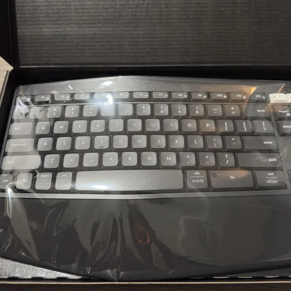 Logitech Performance Wireless Mouse & Keyboard Combo Bluetooth 920-011291 MK850